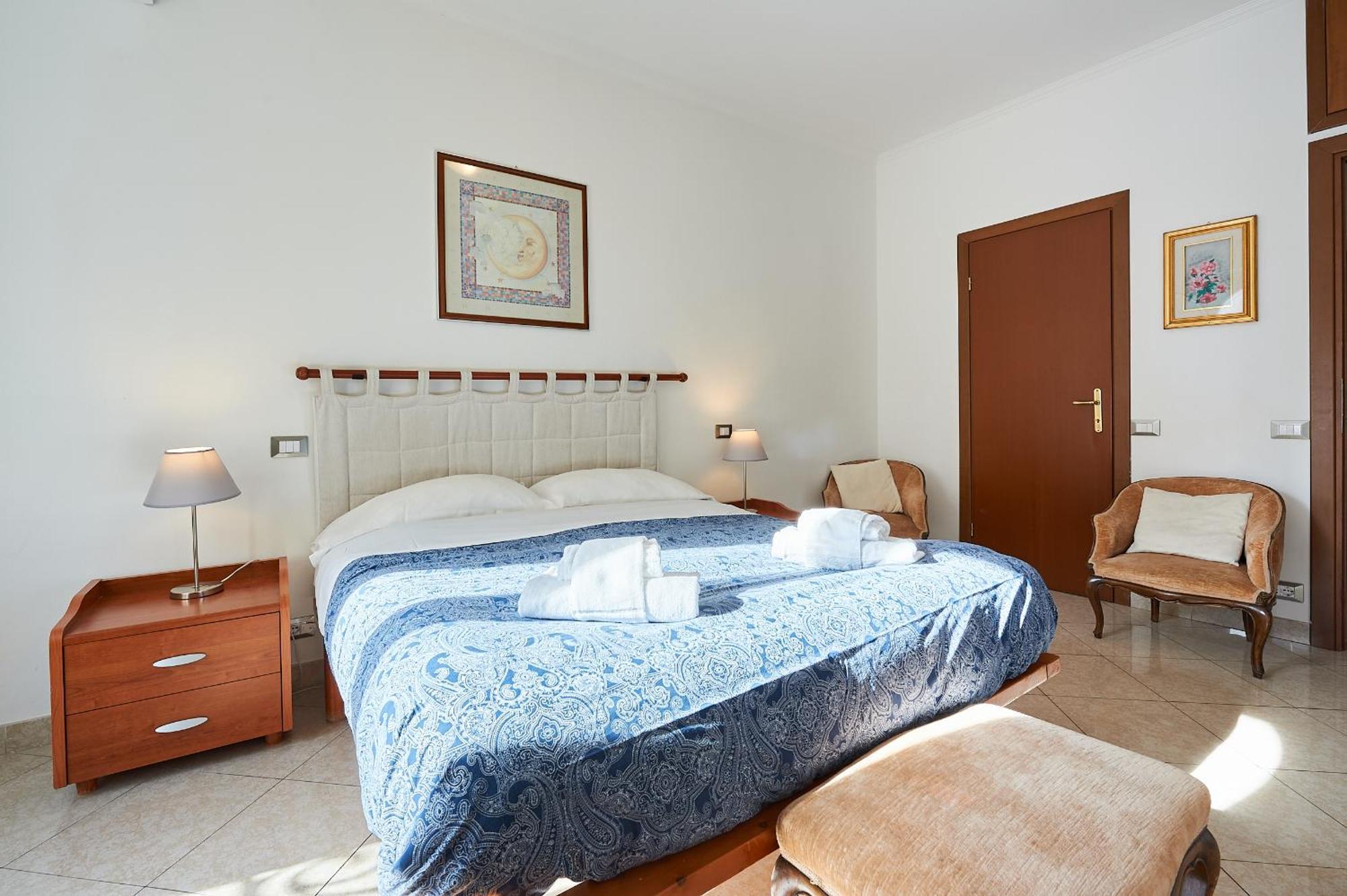 Close To The Spanish Steps, Wifi, Air Cond, 2 Bedrooms Vakantiehuis Rome